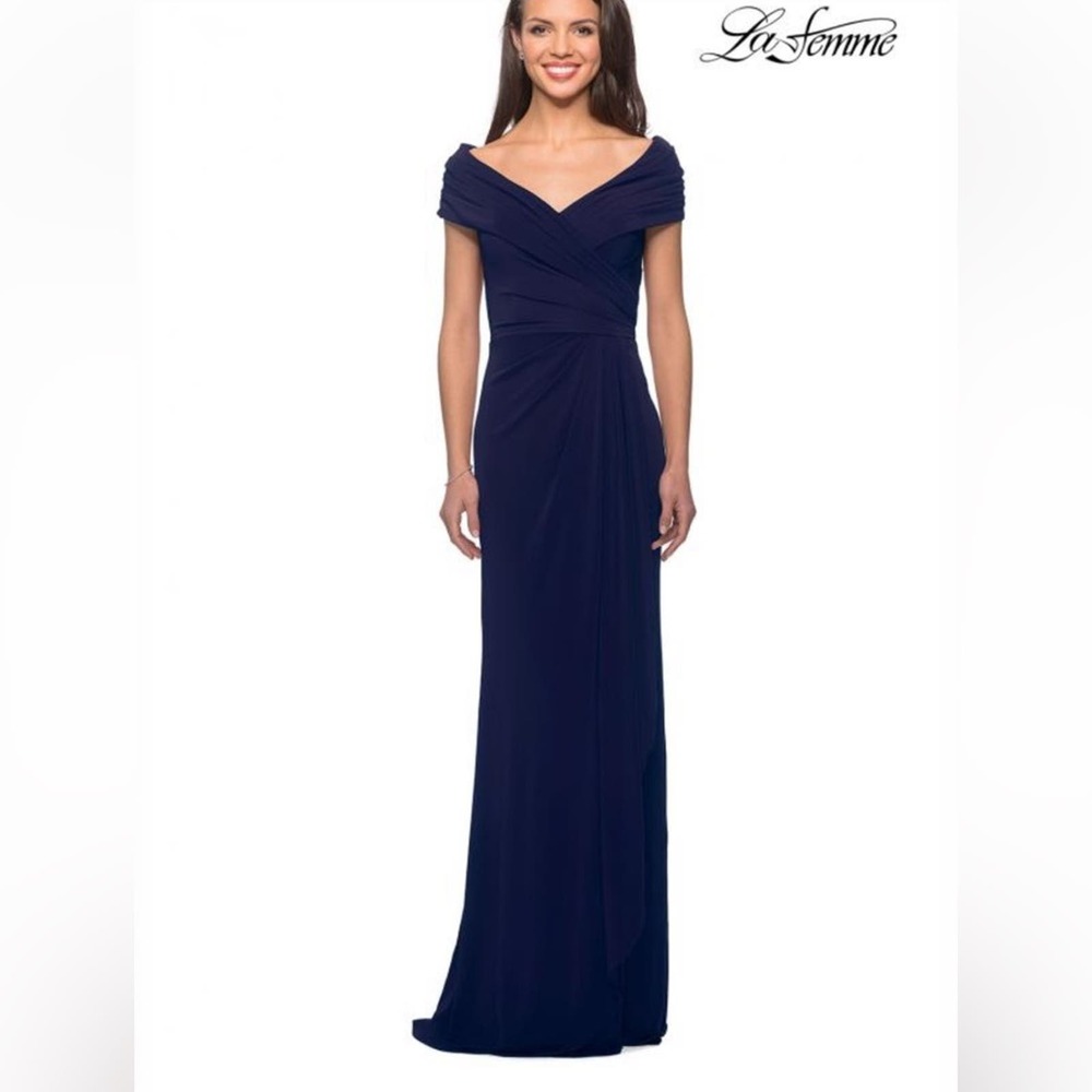 La femme NWT Ruched Jersey Column Gown navy 10